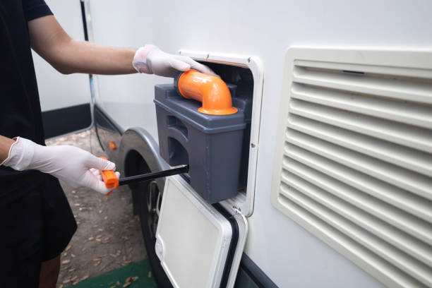 Portable Toilet Options We Offer in Pelican Marsh, FL